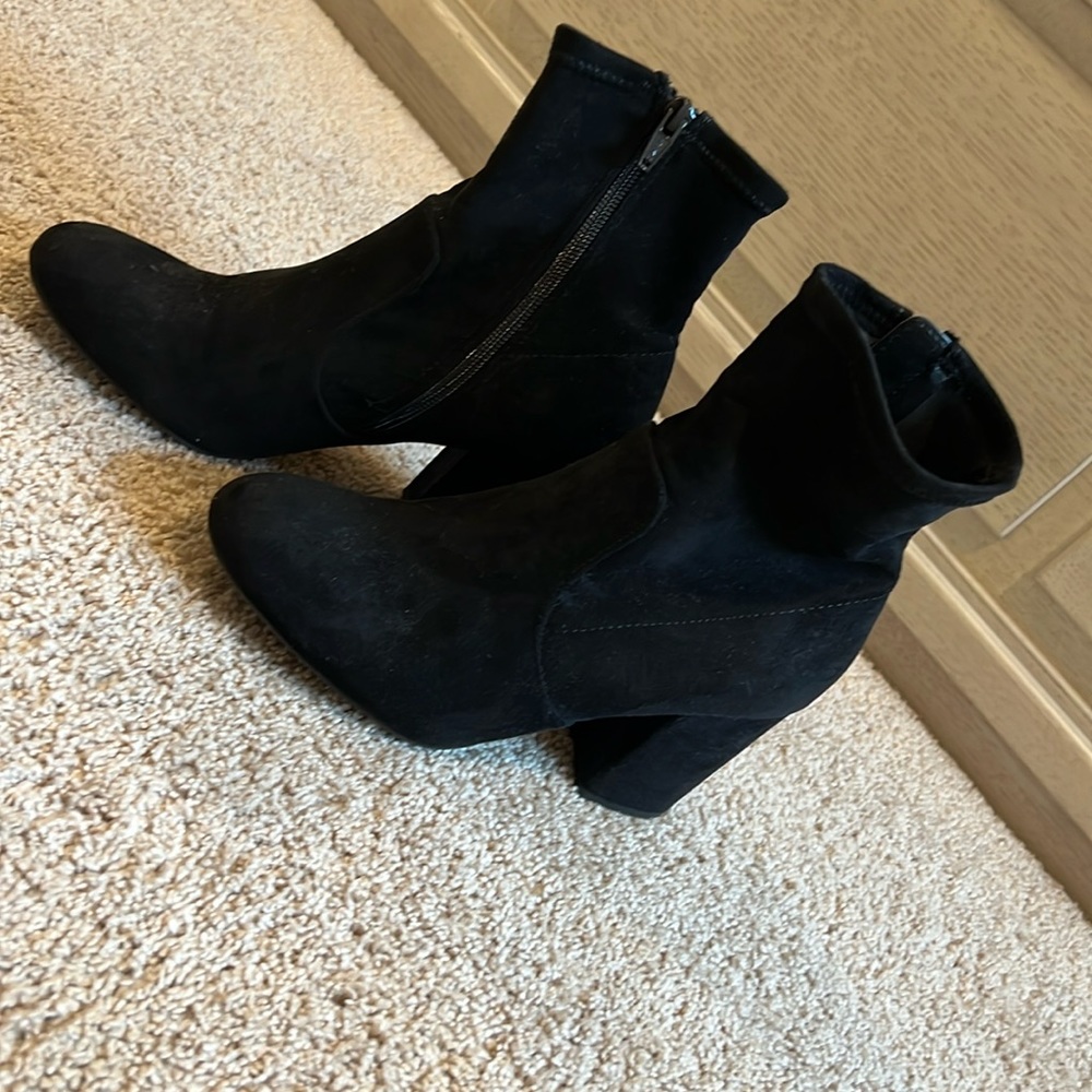 Women’s black boots
